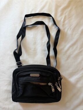 Baggallini Black Compact Crossbody Organizer